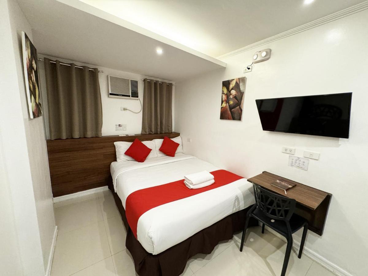 Nest Fort Bgc Макати Экстерьер фото